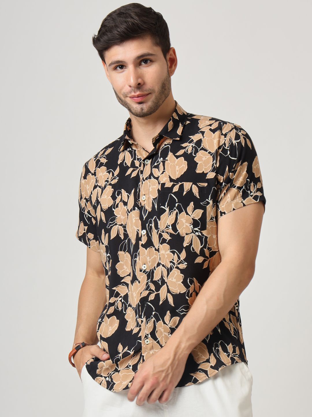 

AMSWAN Men Spread Collar Floral Printed Casual Shirt, Black