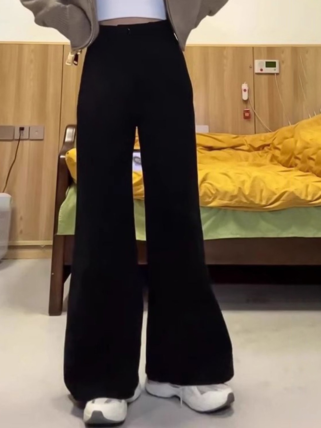 

StyleCast Women Wide Leg Jeans, Black