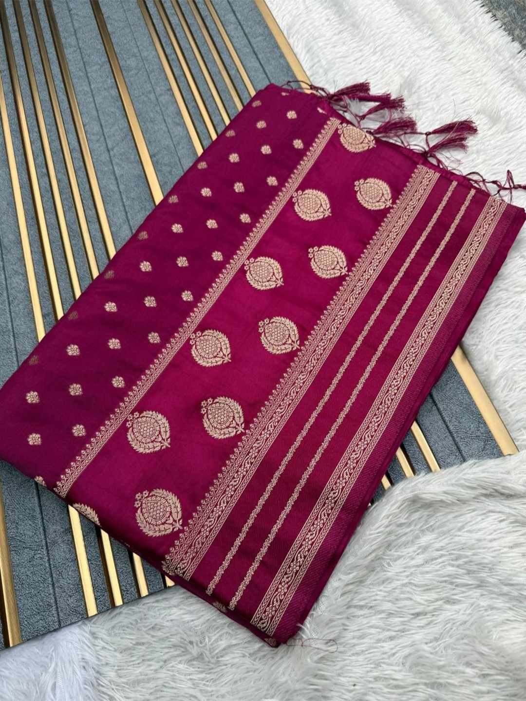 

DIVASTRI Woven Design Zari Pure Silk Banarasi Saree, Purple