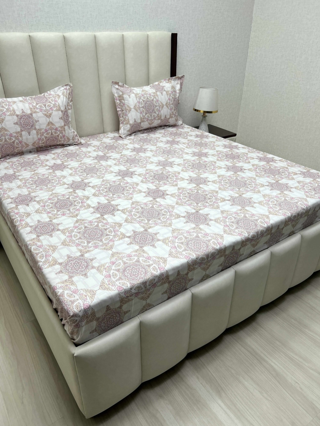 

Pure Decor Royal Passion White Pure Cotton 400 TC Queen Bedsheet Set 2.28 m x 2.54 m