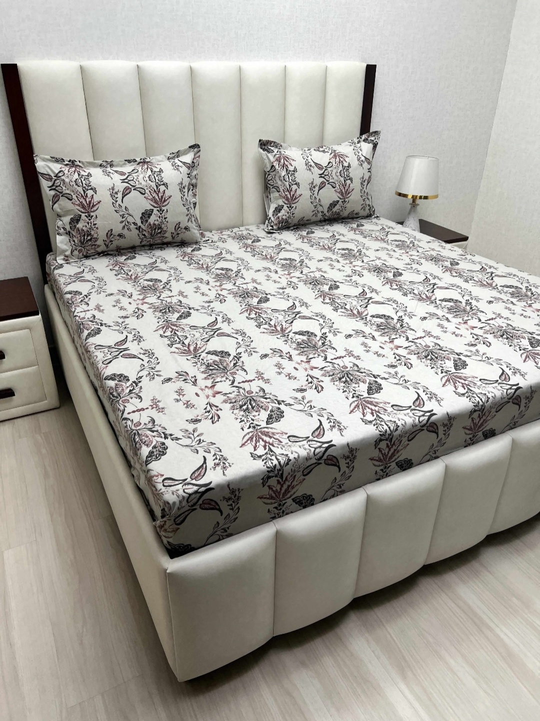 

Pure Decor Velar Fur Sib Printed Pure Cotton 330TC King Bedsheet Set - 2.74 m x 2.74 m, White