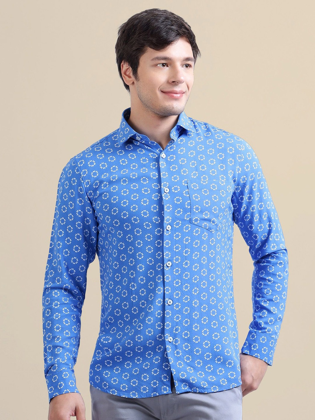 

AMSWAN Men Spread Collar Floral Printed Casual Shirt, Blue