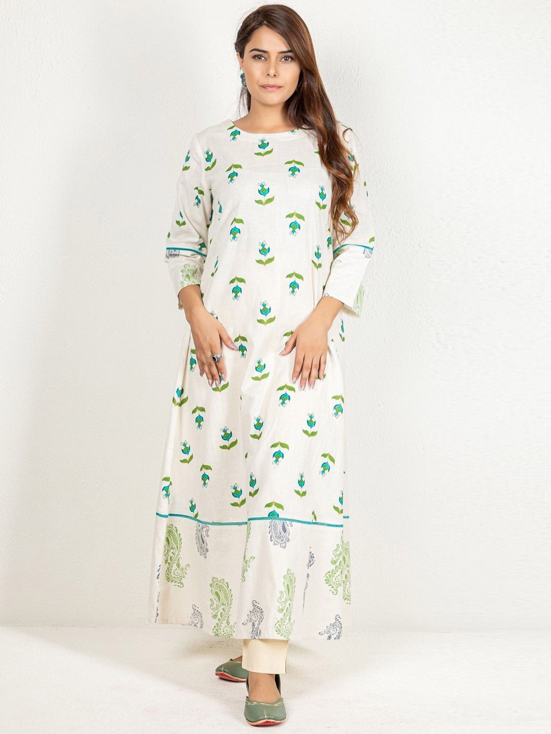 

INDIE JHOLA Floral Printed Round Neck Pure Cotton Anarkali Kurta, Cream