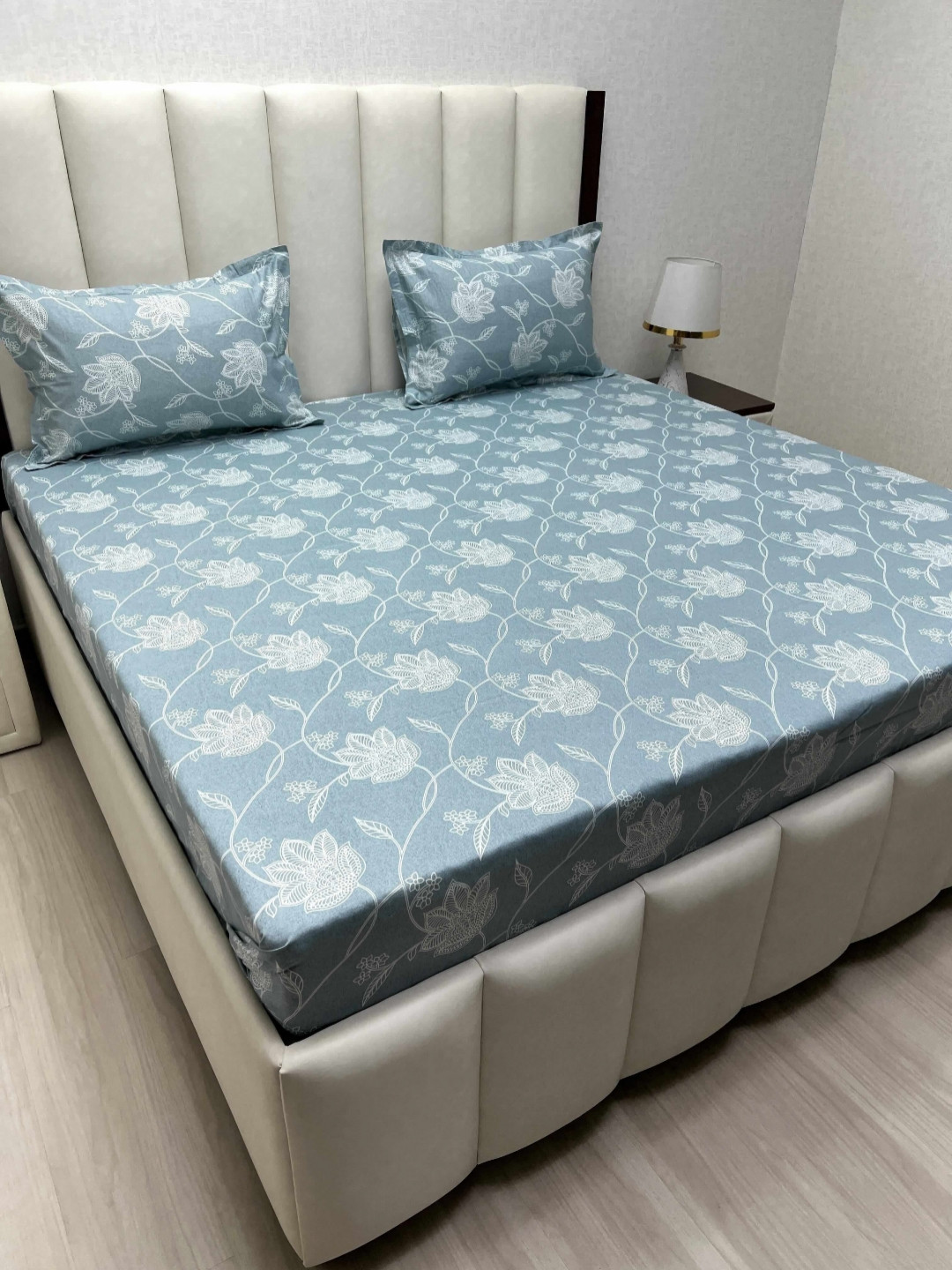 

Pure Decor Royal Passion Blue Printed 380 TC Cotton Queen Bedsheet Set 2.28 m x 2.54 m
