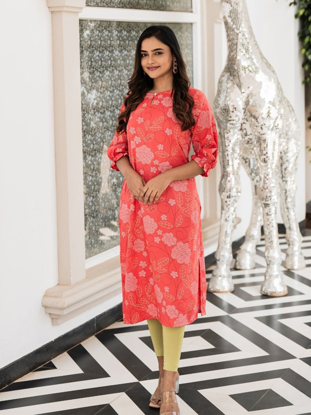 

HAY Floral Printed Keyhole Neck Bell Sleeves Straight Kurta, Orange