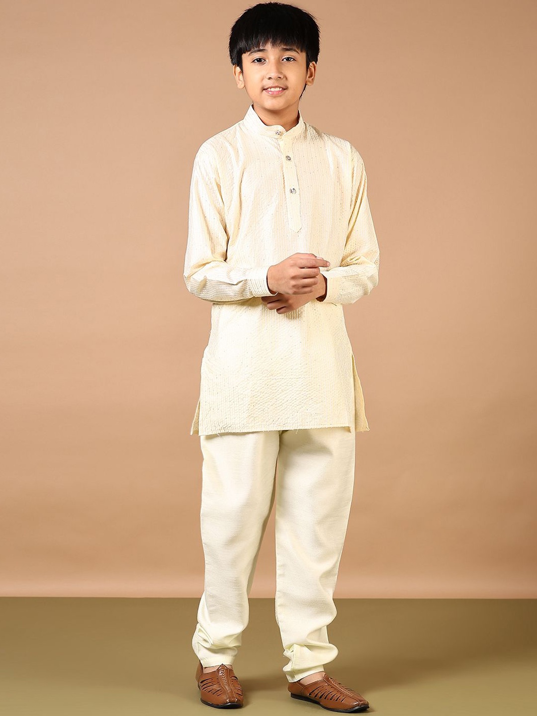 

V-Mart Boys Striped Self Design Band Collar Sequinned Kurta With Pyjamas, Cream
