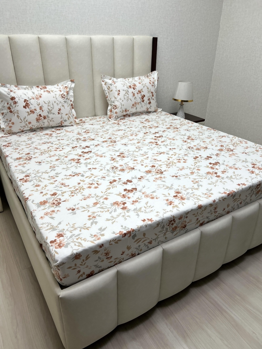 

Pure Decor Royal Passion White Printed Pure Cotton 380 TC Queen Bedsheet Set 2.54 x 2.28 m
