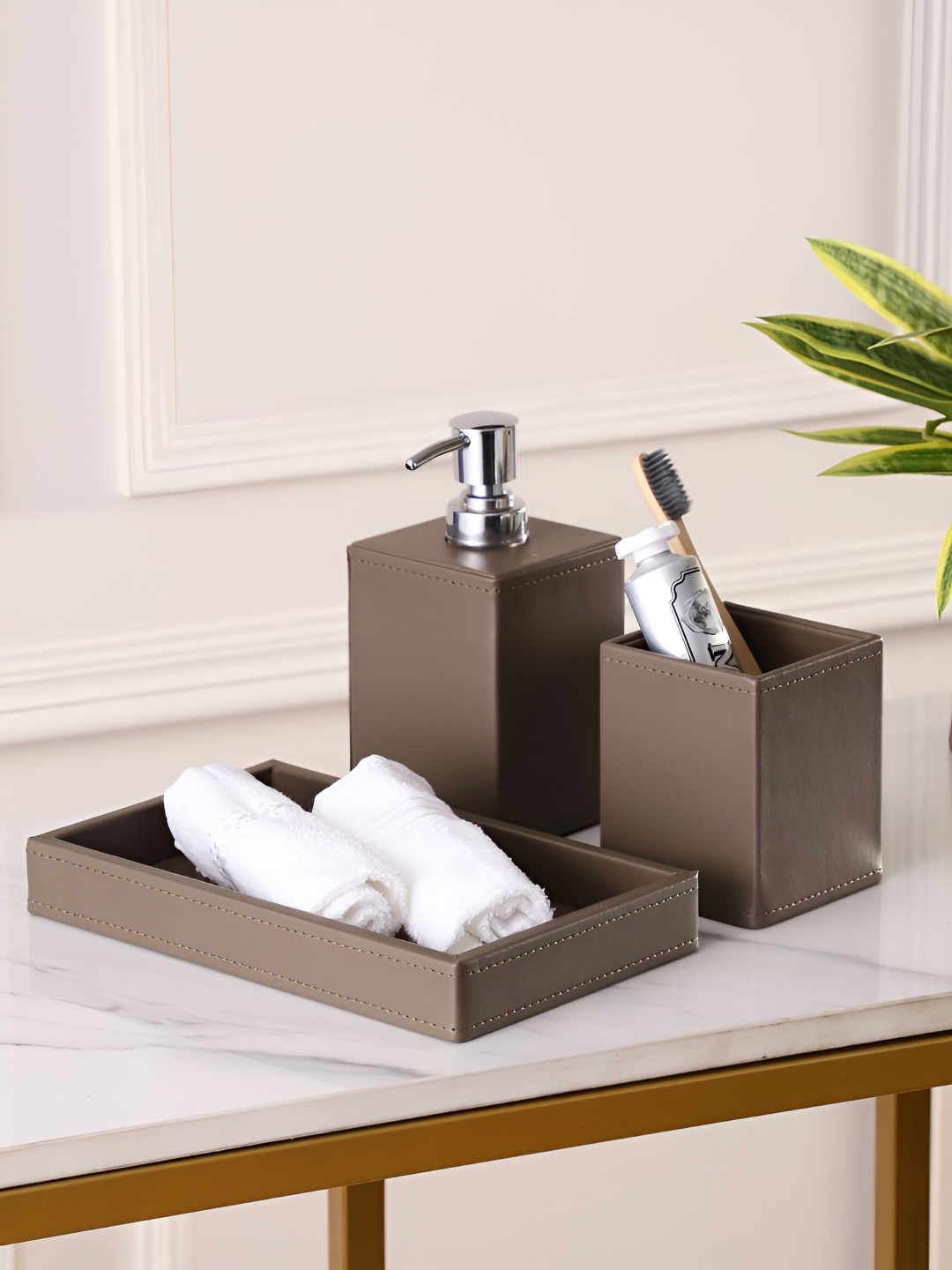 

Sammsara Brown 3 piece MDF Sqaure Shaped Bath Accessories Set