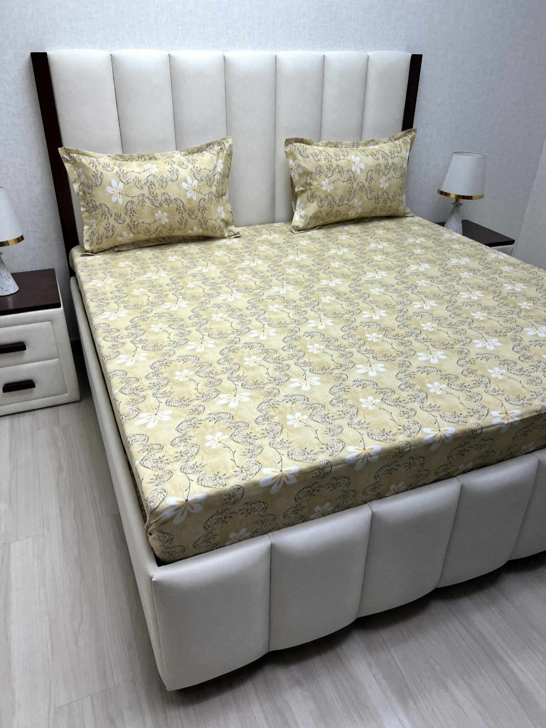 

Pure Decor Passion Yellow Floral Printed 200 TC Cotton Queen Bedsheet Set 2.28 m x 2.54 m