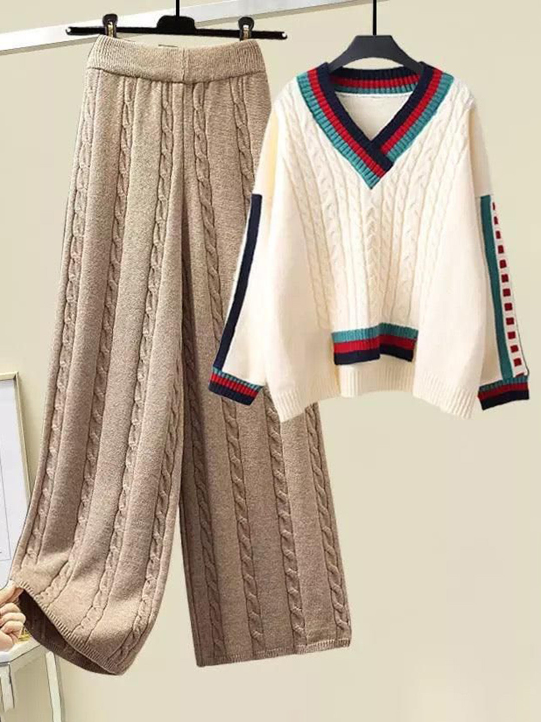

Alamode By Akanksha White Larisa Woolen Co-Ord Set