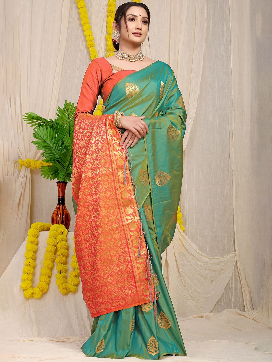 

Kandora Woven Design Zari Pure Silk Banarasi Saree, Sea green