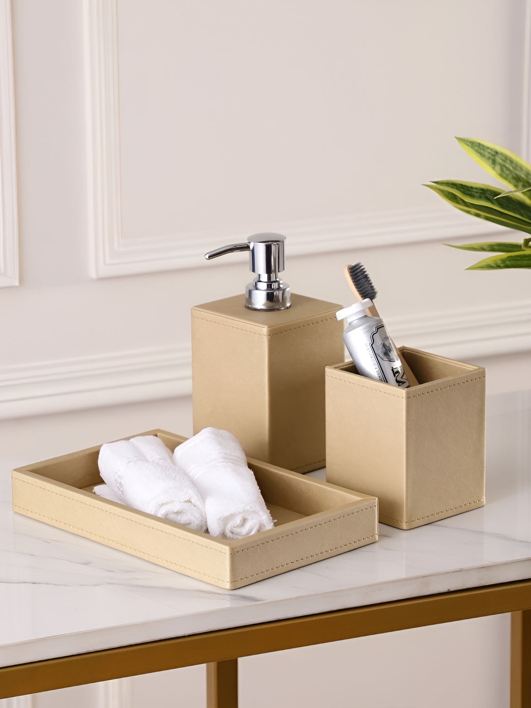 

Sammsara Gold-Toned 3 piece MDF Sqaure Shaped Bath Accessories Set