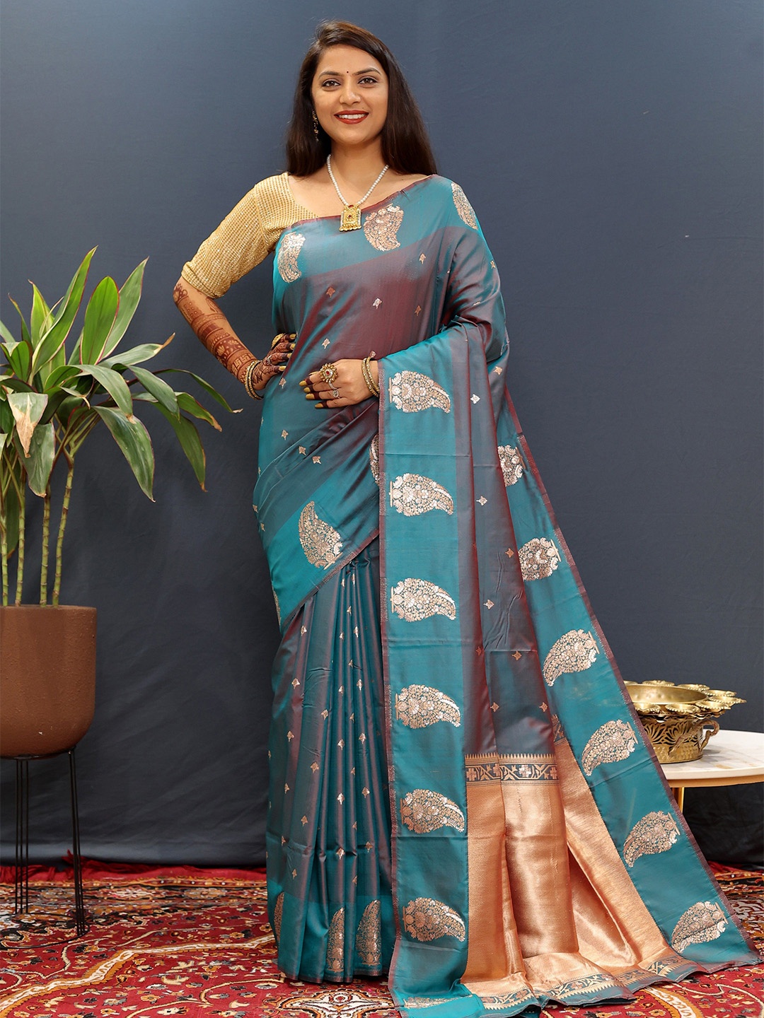 

Kandora Woven Design Zari Pure Silk Banarasi Saree, Teal