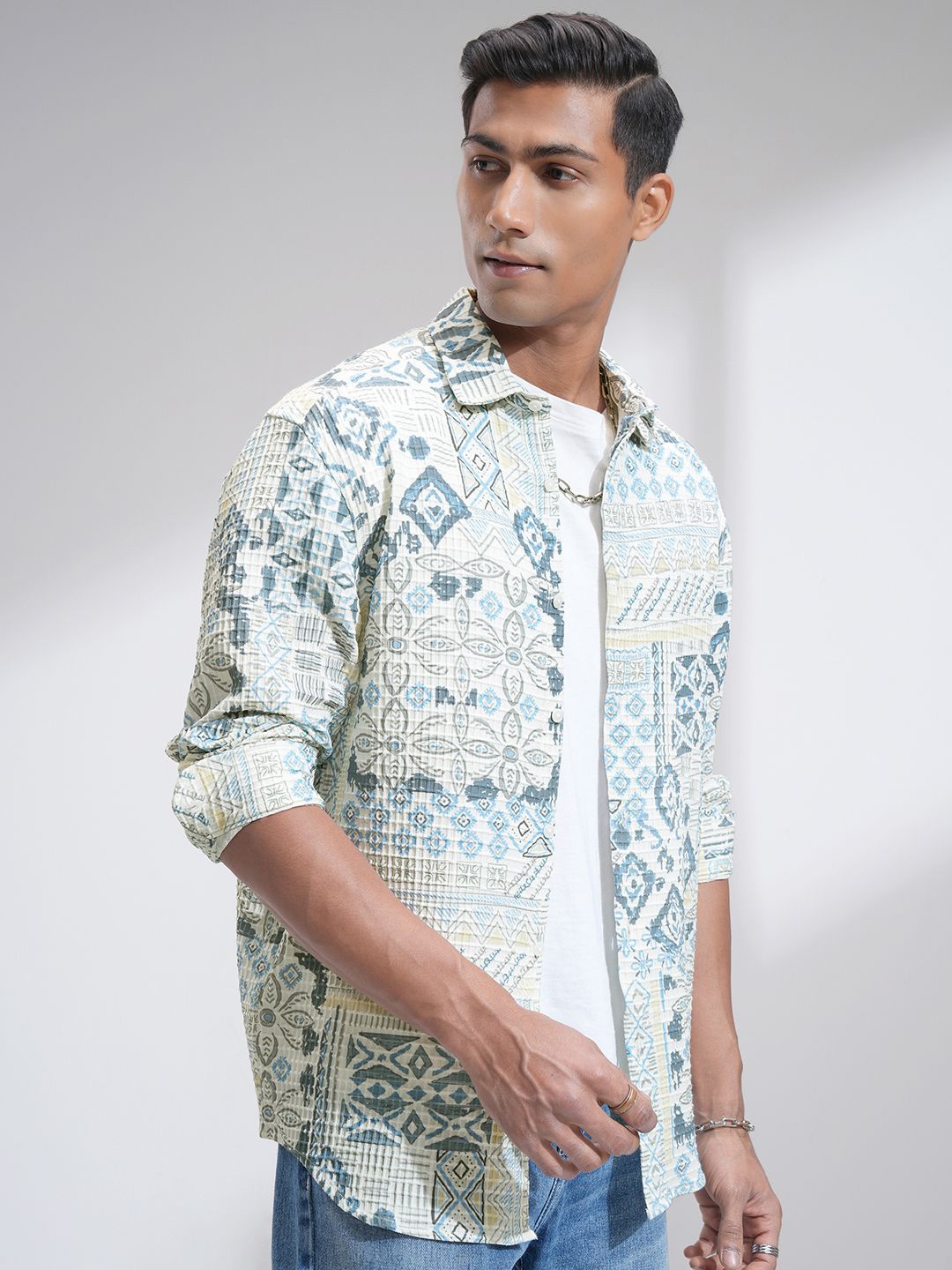 

HIGHLANDER Men Popcorn Printed Relaxed Shirt, Cream