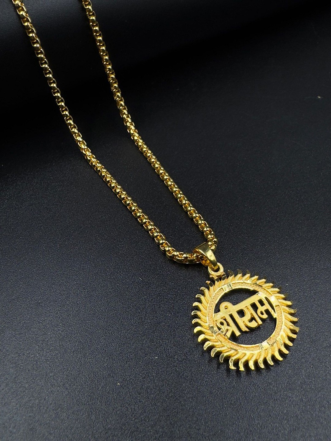 

AKLINA Unisex Gold-Plated Circular Shaped Pendants With Chains