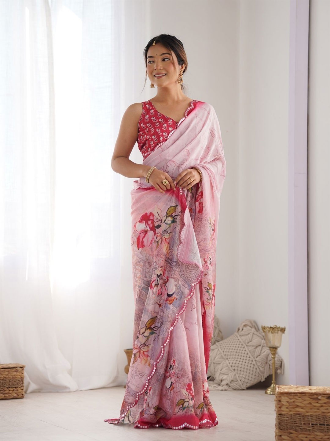 

ODETTE Women Chinon Printed Saree With Unstitched Blouse For Women, Pink