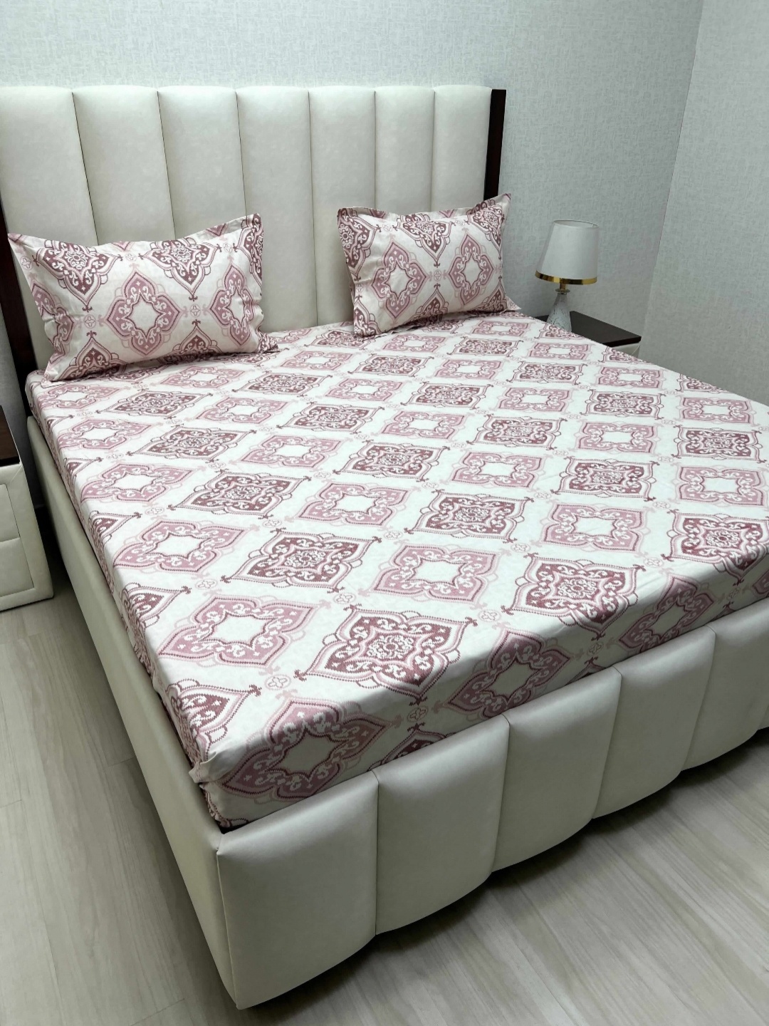 

Pure Decor Passion White Printed Pure Cotton 240 TC King Bedsheet Set 2.28m x 2.54m, Pink