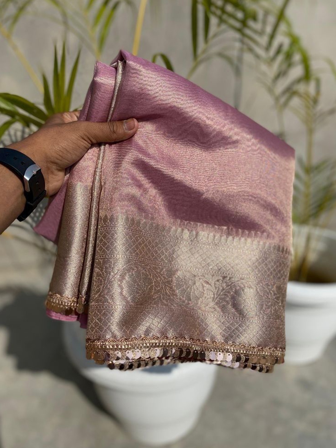 

DIVASTRI Woven Design Patchwork Tissue Banarasi Saree, Pink