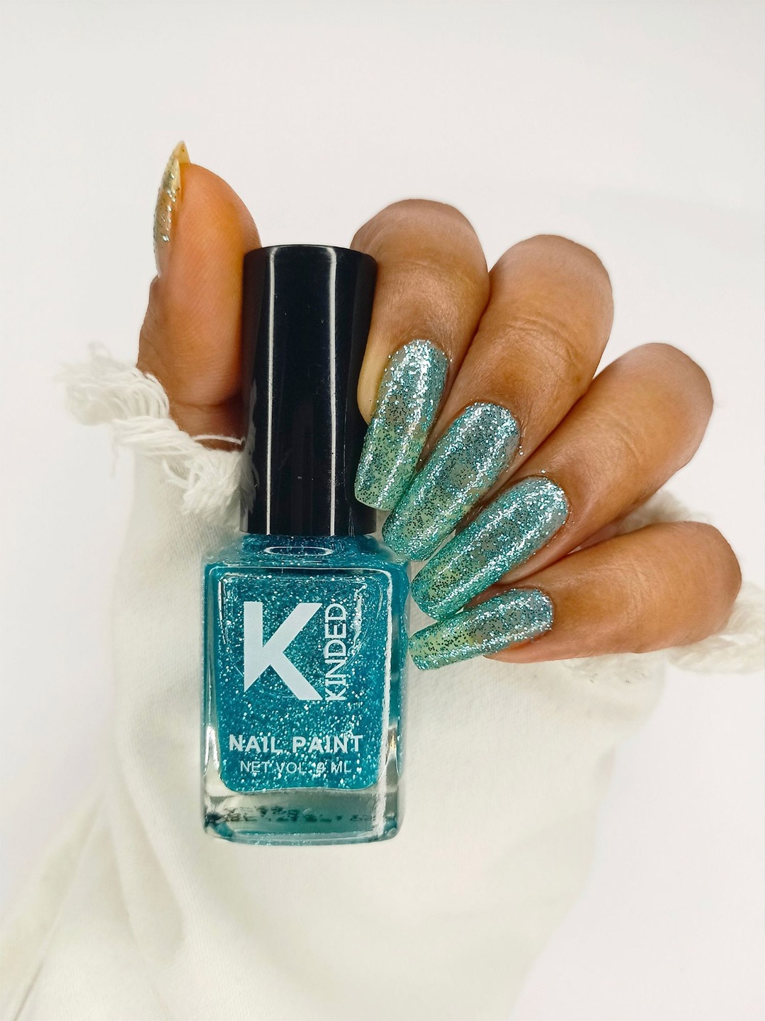 

KINDED Topper Coat Glitter Textured Nail Polish- 9 ml - Sparkle Sky 43, Blue