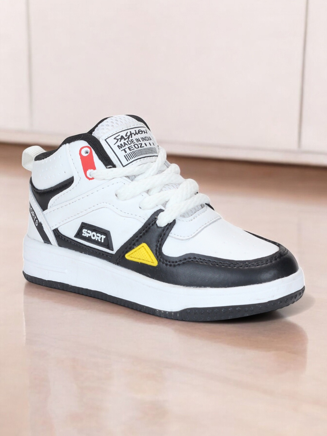 

Lil Lollipop Kids Colourblocked Lace-Ups Sneakers, Black