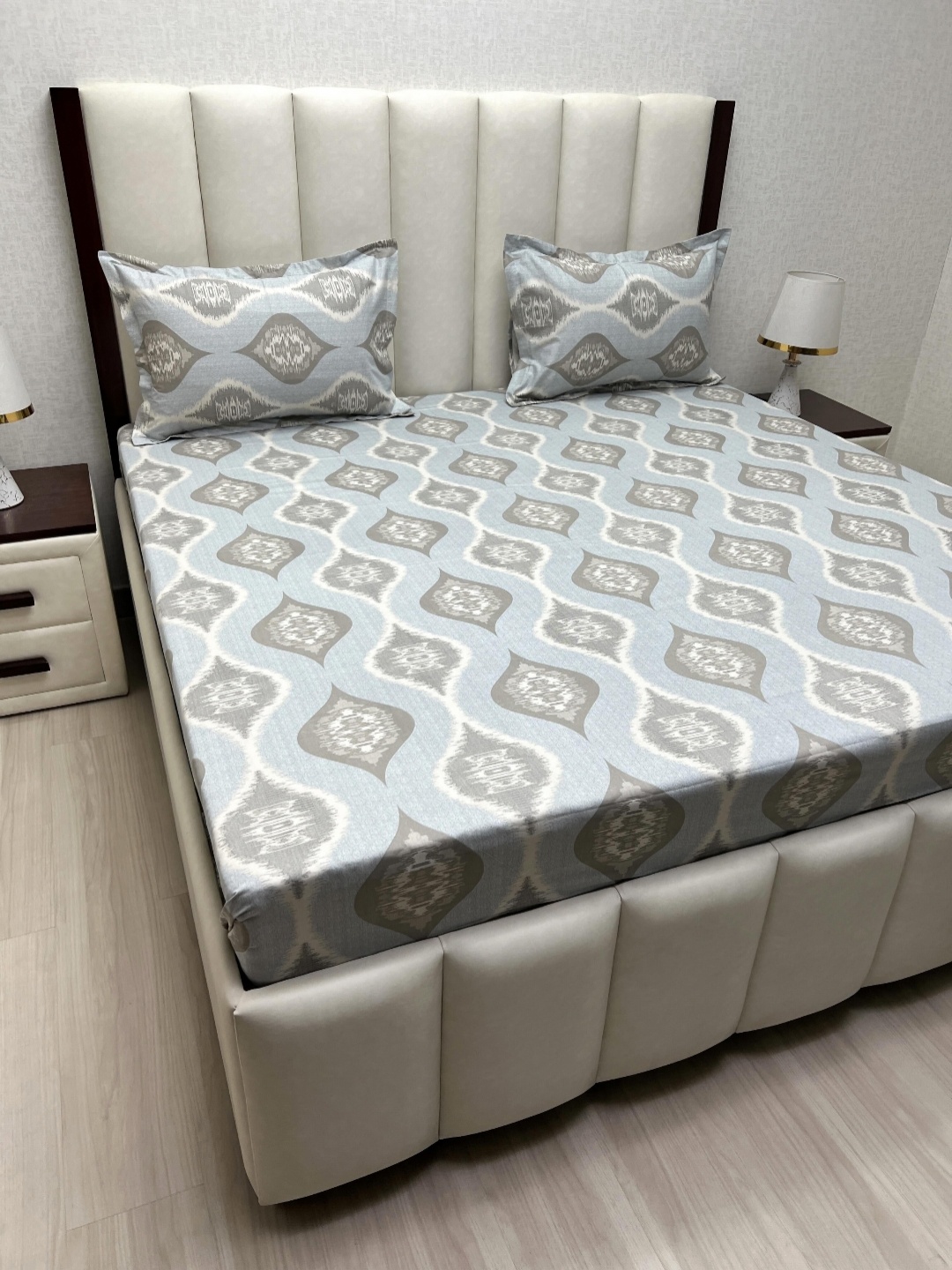 

Pure Decor Royal Passion Blue Printed Cotton 250TC Queen Bedsheet Set 2.28m x 2.54m