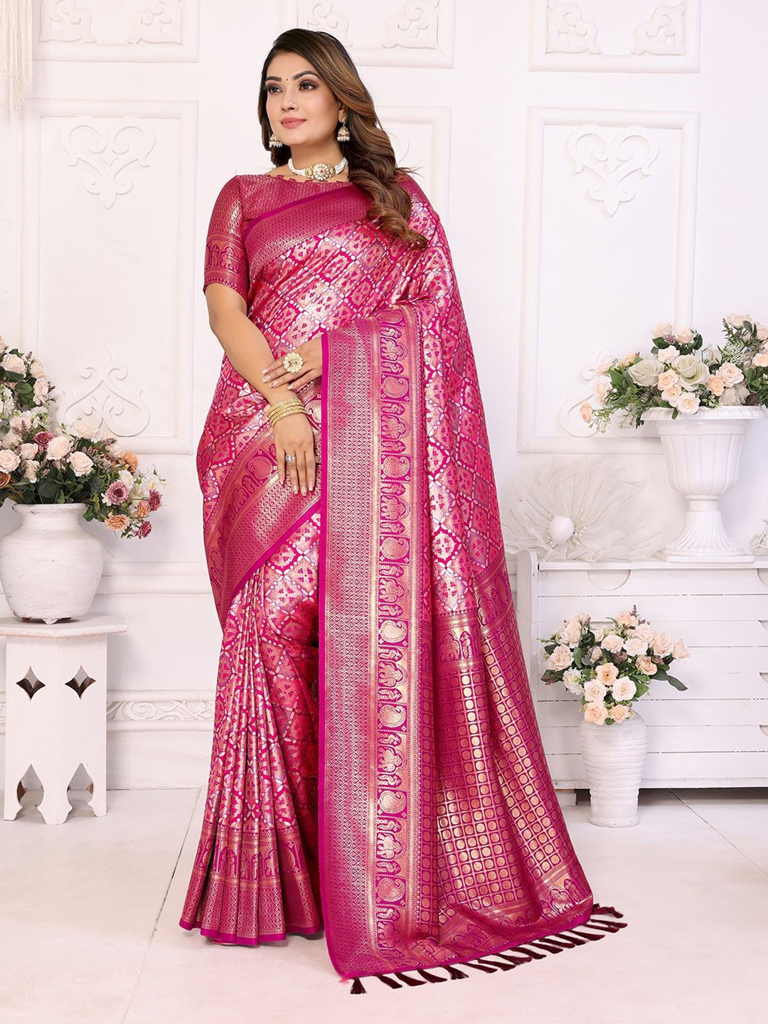 

LeeliPeeri Designer Embellished Zari Banarasi Saree, Pink