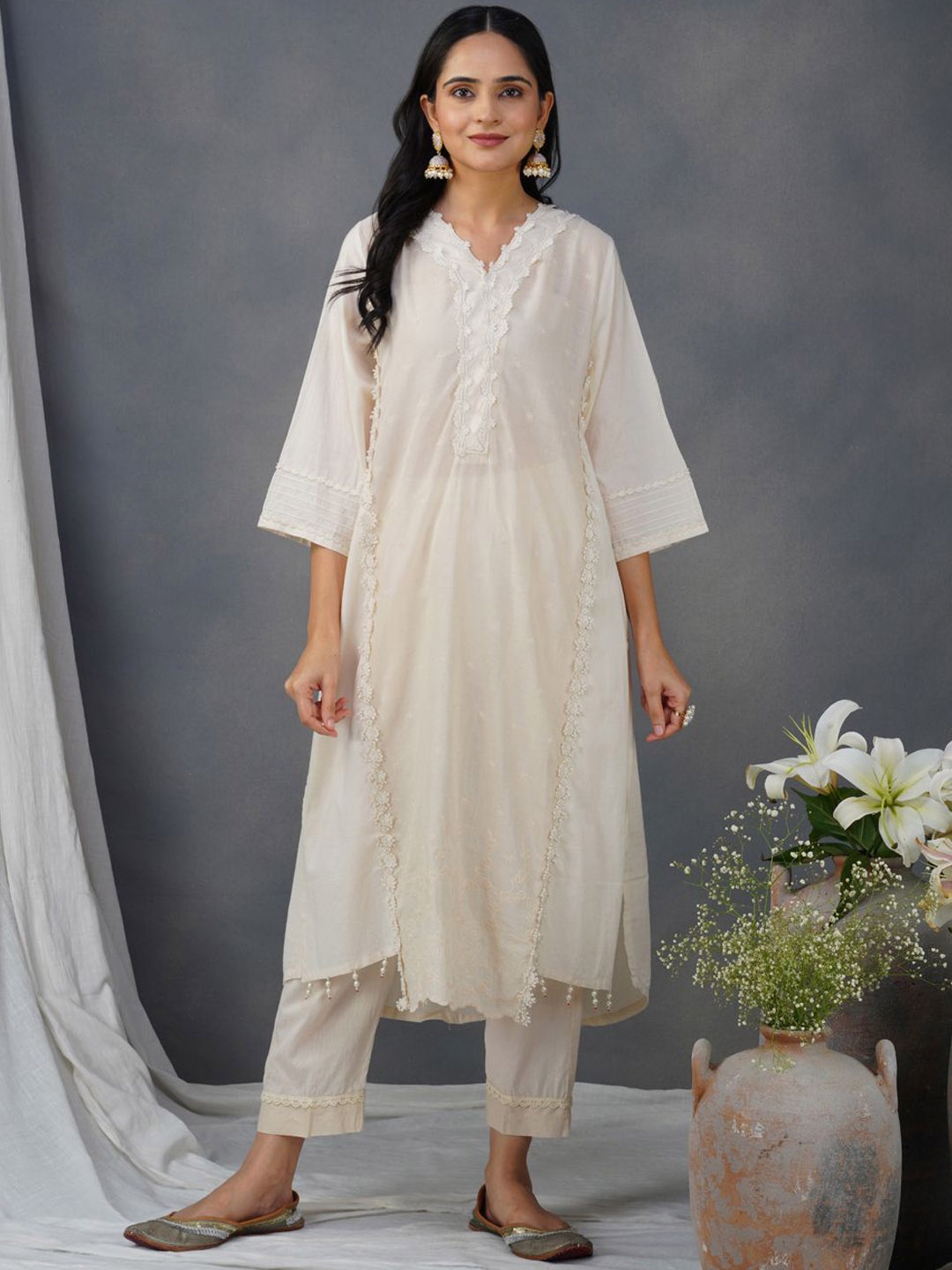 

zuri Panelled V-Neck Cotton A-Line Kurta, White