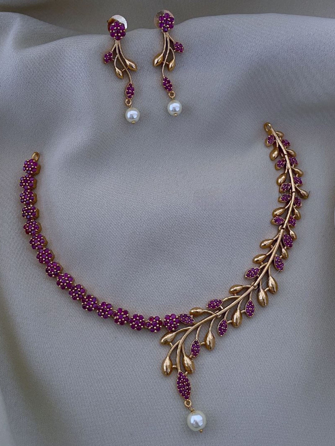

Rangrozo Jewellery Gold Plated Stones Studded & Beaded Jewellery Set
