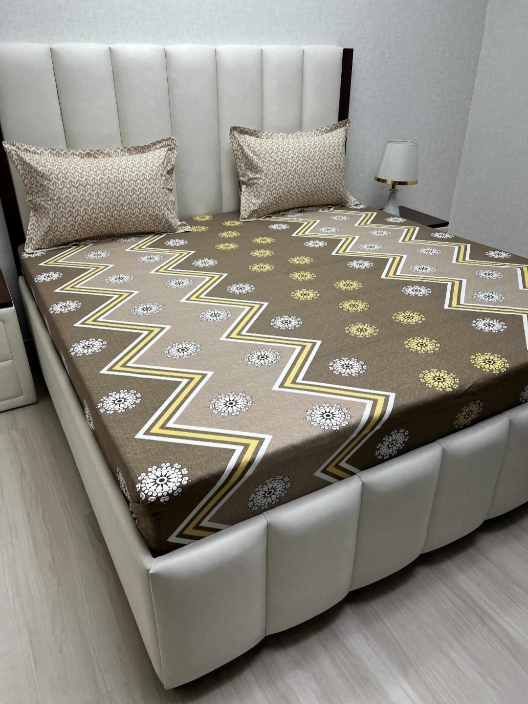 

Pure Decor Passion Brown Printed Pure Cotton 330 TC Queen Bedsheet Set 2.28 m x 2.54 m
