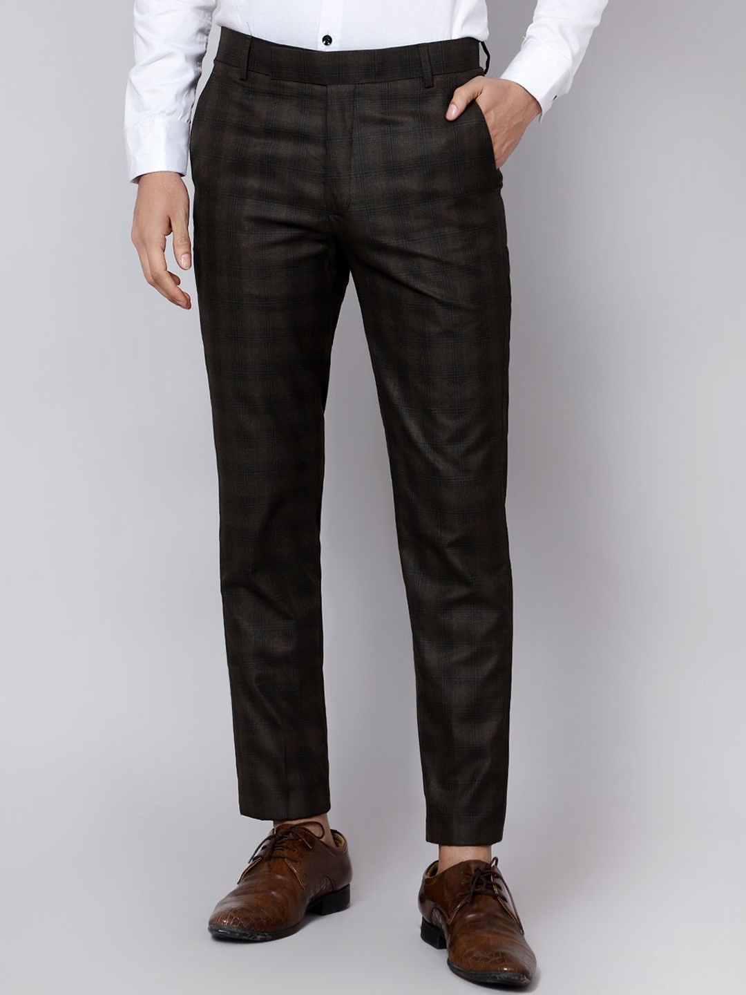 

MENTOOS Men Checked Relaxed Trousers, Brown