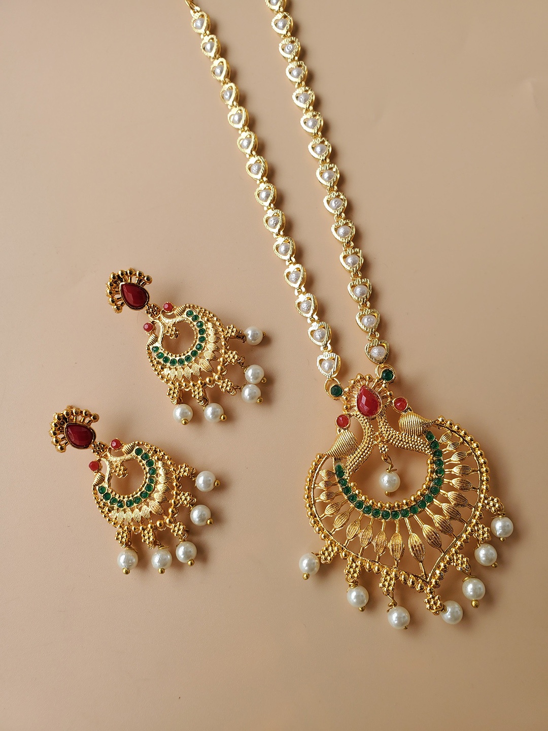

Rujve Jewellery Gold-Plated Stone-Studded & Beaded Jewellery Set