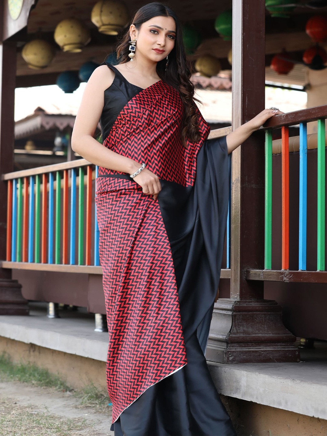 

Vintro Satin Saree, Maroon