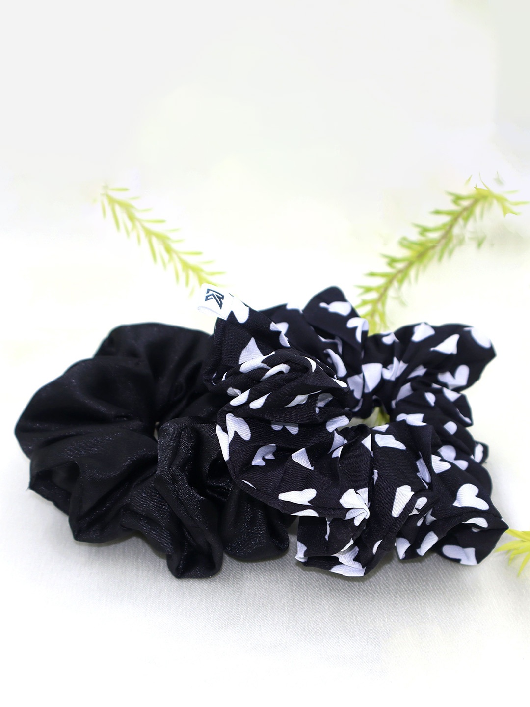 

KLIYARA Women Set of 2 Satin Scrunchies, Multi