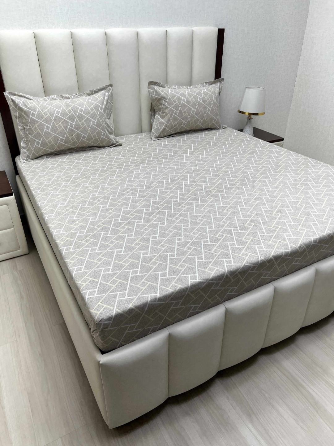 

Pure Decor Passion Brown Printed Pure Cotton 240 TC Queen Bedsheet Set 2.28 m x 2.54 m