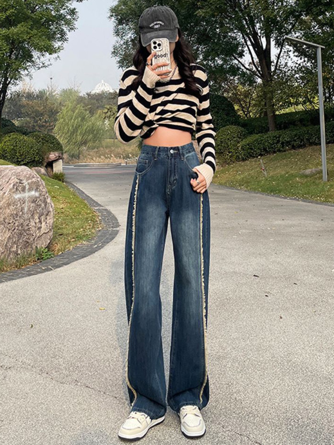 

StyleCast Women Light Fade with Side Stripe Jeans, Blue