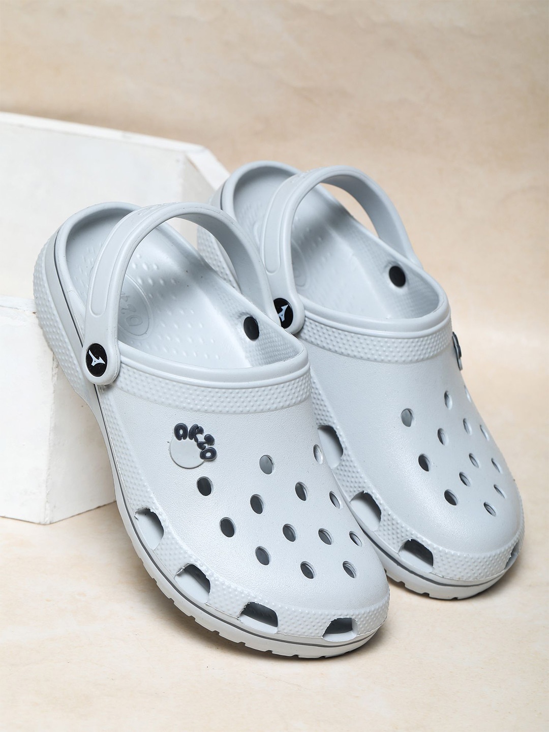 

ABROS Men Clogs, Grey