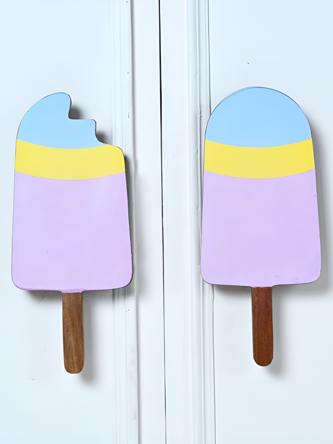 

Pinch of Pretty Purple & Blue 2 Pieces Printed Wooden Cupboard Door Handles