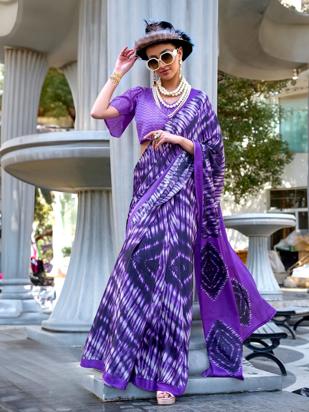 

PEENGAX Tie and Dye Dyed Satin Saree, Purple