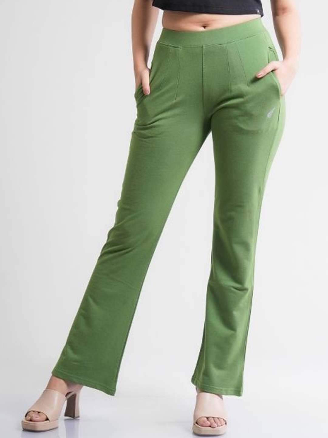 

FLURR Women Relaxed Easy Wash Pleated Trousers, Green