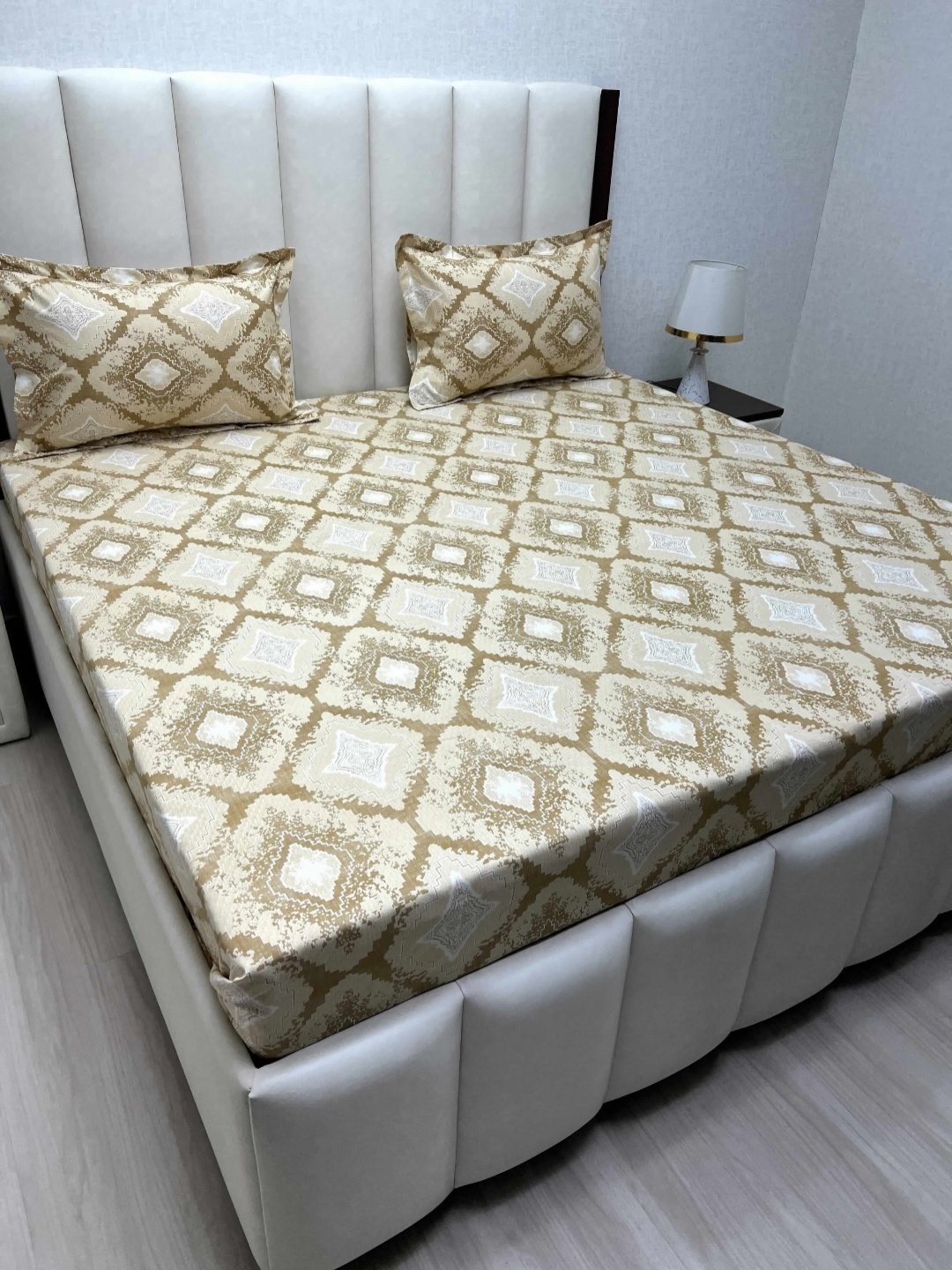 

Pure Decor Royal Passion Brown Printed Pure Cotton 350 TC Queen Bedsheet Set 2.54 x 2.28m