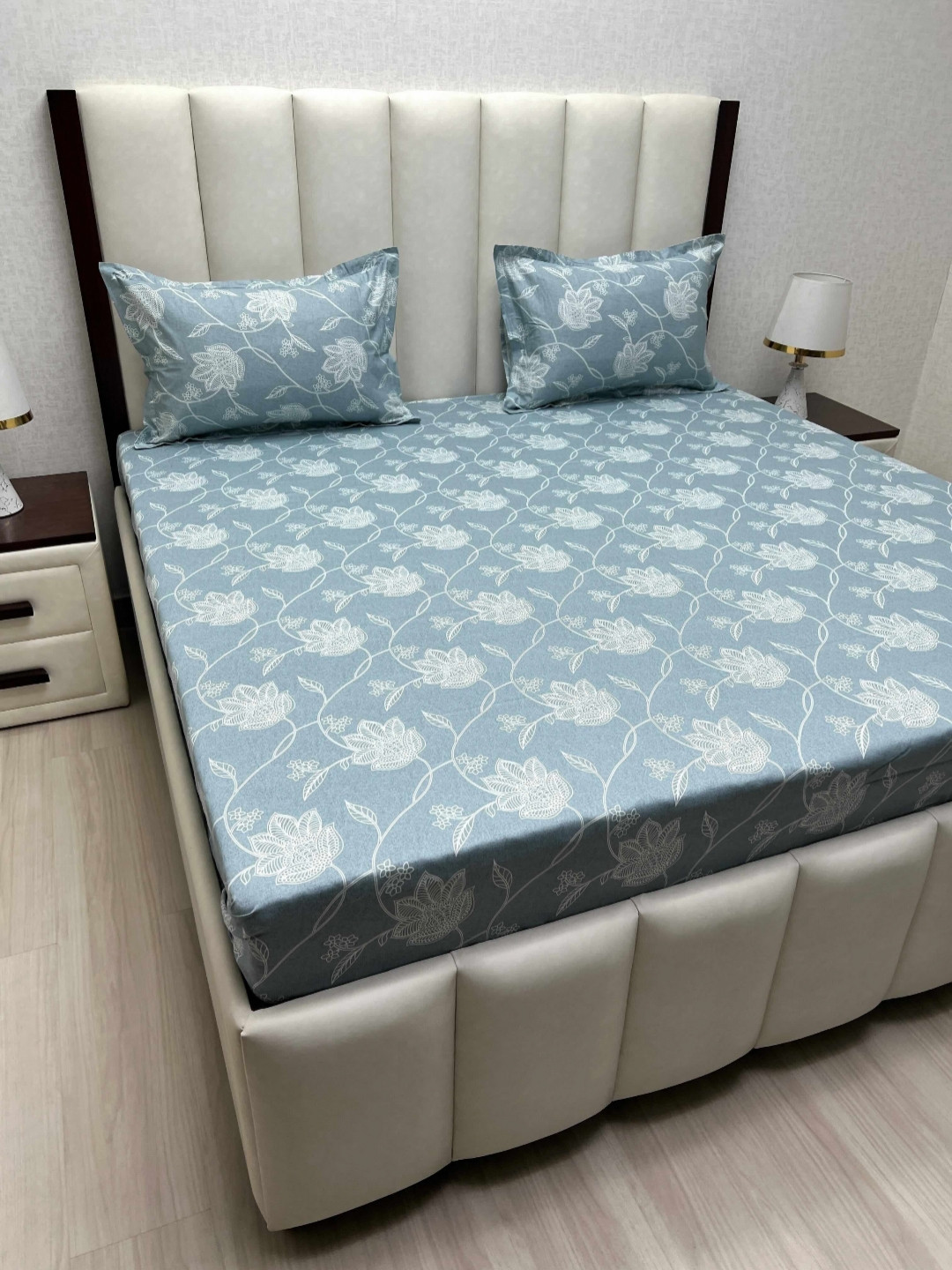 

Pure Decor Royal Passion Blue Printed Pure Cotton 250 TC King Bedsheet Set 2.28m x 2.54m