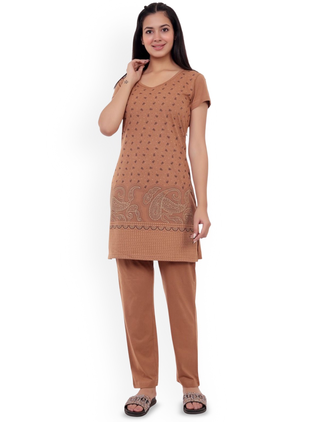 

CLINT Women Printed Night suit, Camel brown