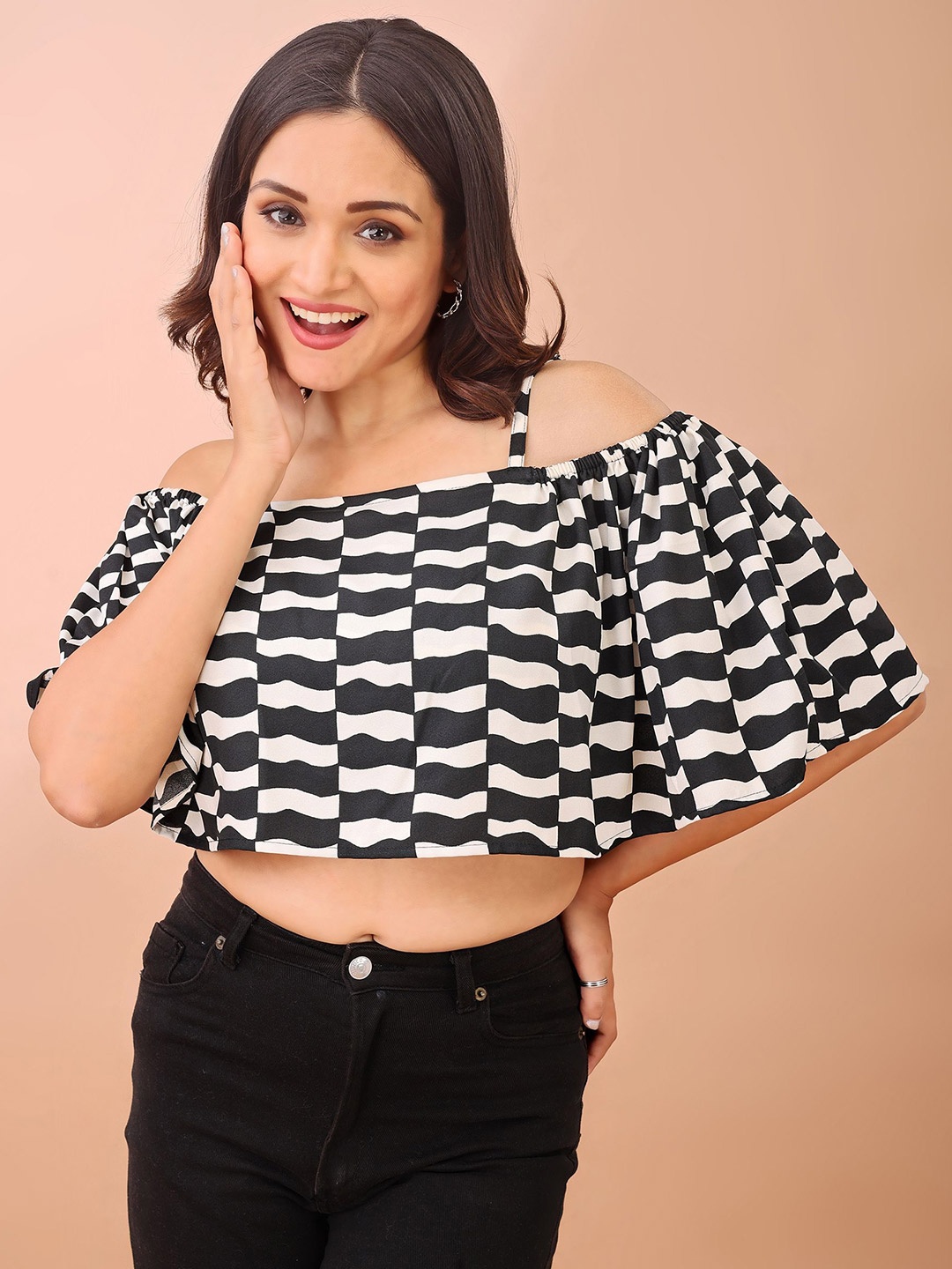 

DressBerry Geometric Print Flared Sleeve Crepe Tube Crop Top, Black