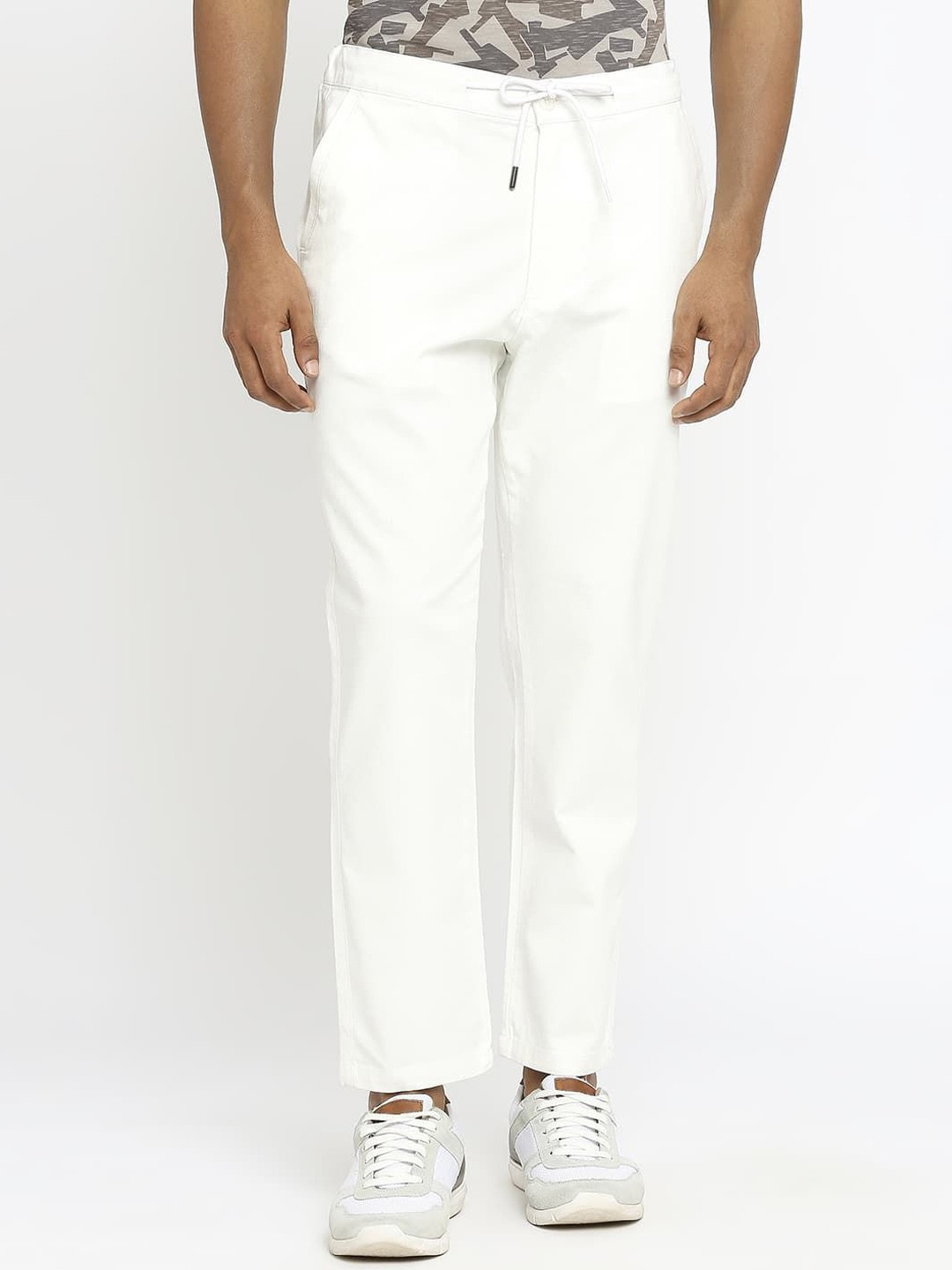 

Basics Men Comfort Trousers, Cream