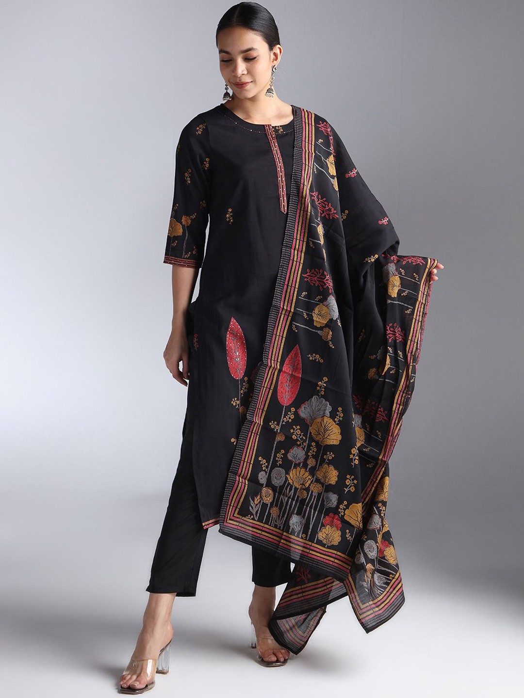 

House Of Dharaa Floral Printed Sequinned Straight Kurta With Trousers And Dupatta, Black