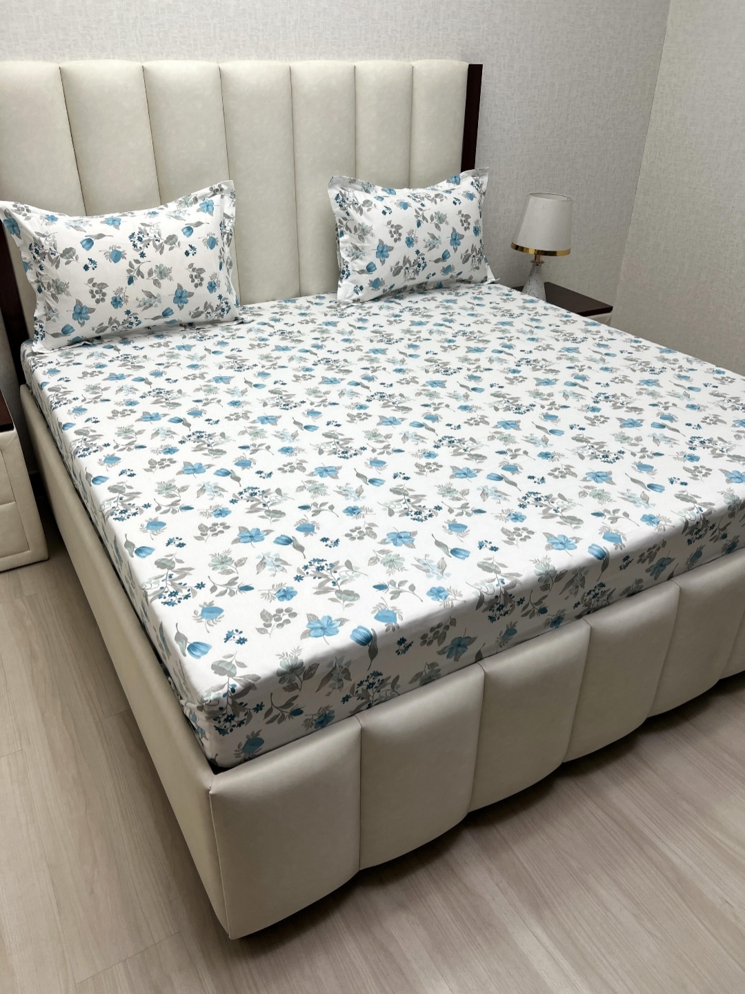 

Pure Decor Royal Passion White Printed Cotton 330 TC Queen Bedsheet Set 2.28 m x 2.54 m