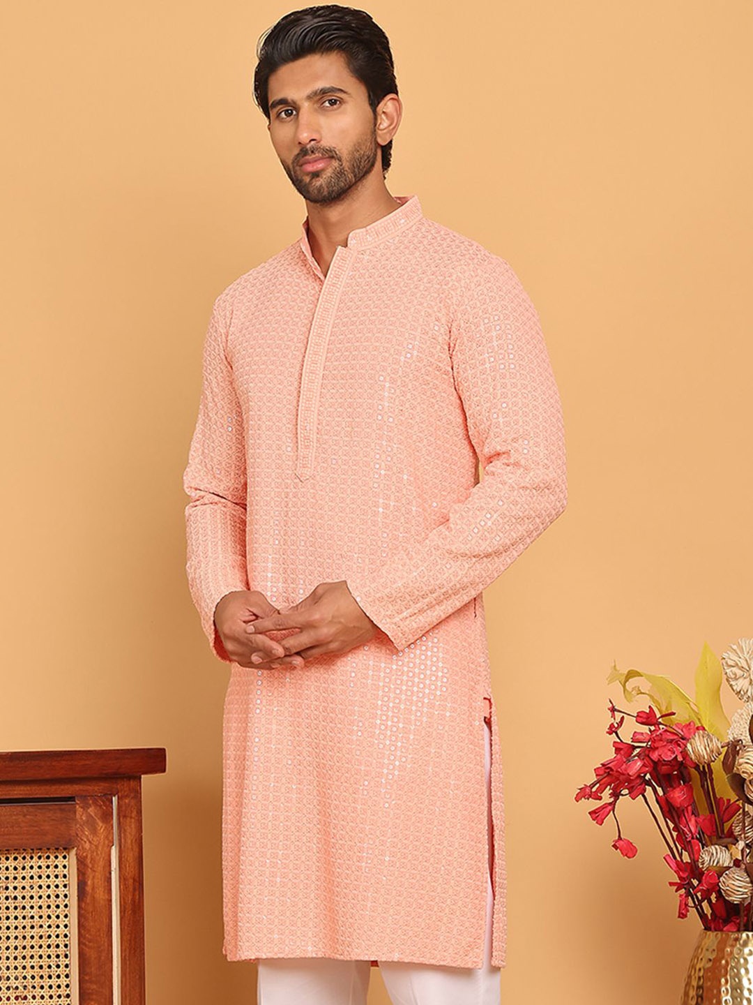 

Jompers Geometric Embroidered Mandarin Collar Sequinned Straight Kurta, Peach