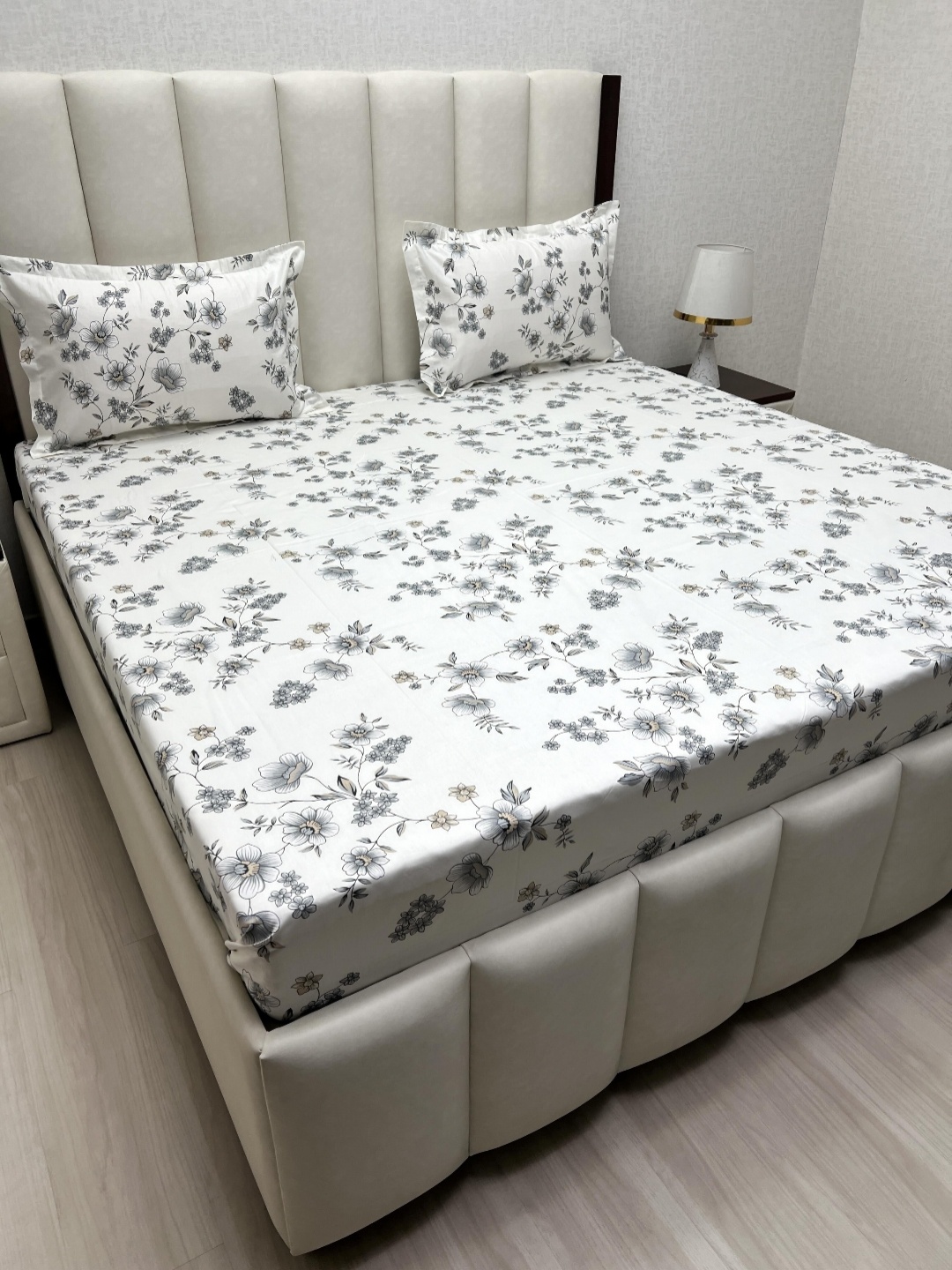 

Pure Decor White Floral Printed Pure Cotton 380 TC Queen Bedsheet Set 2.28 m x 2.54 m