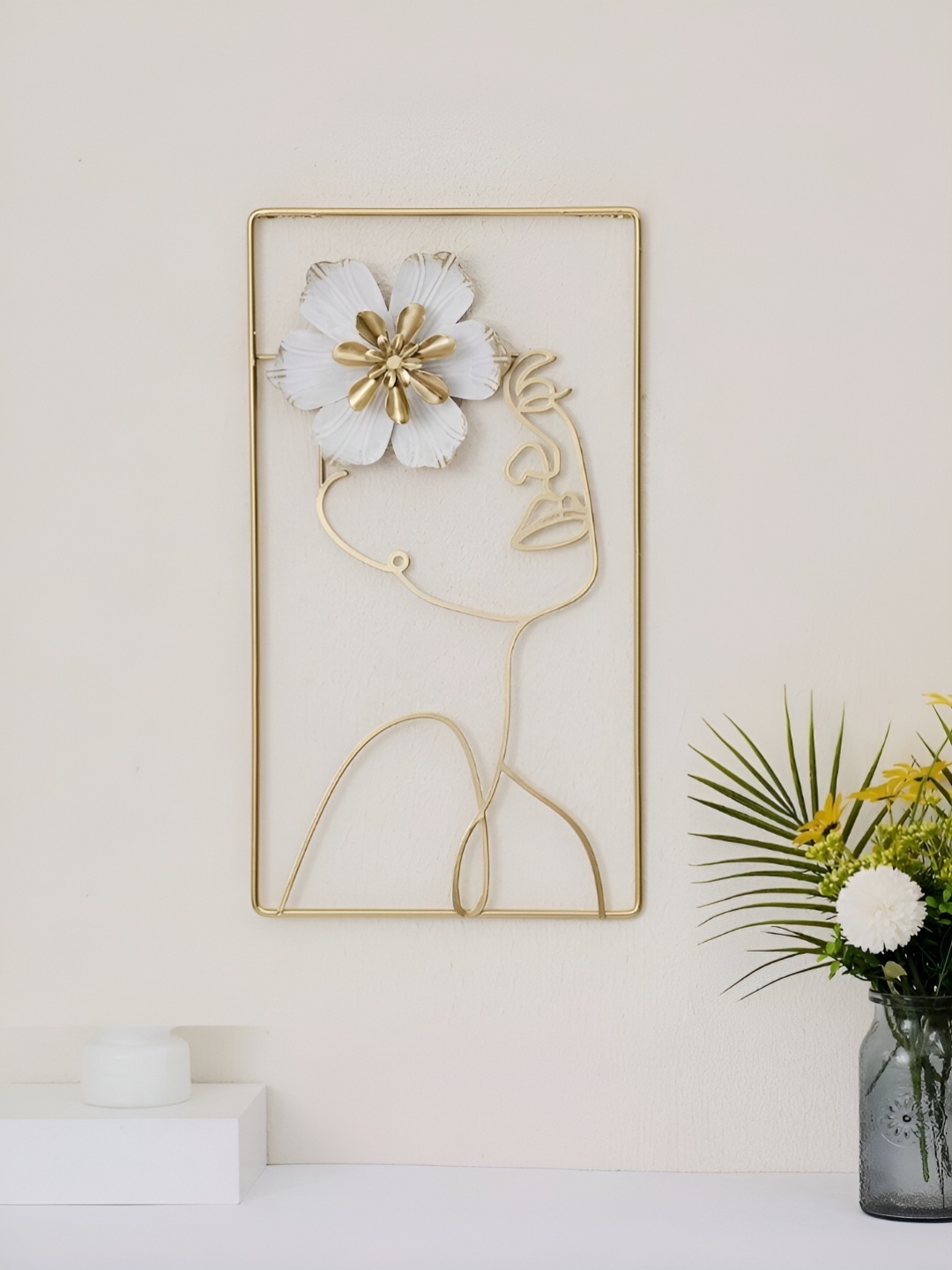 

Alaaya Decor White Glossy Elegant Abstract Metal Wall Decor, Gold