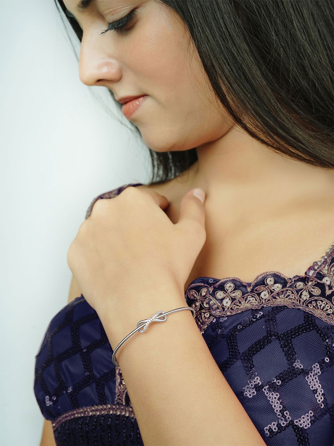 

SILBERRY 925 Sterling Silver Rhodium-Plated Cubic Zirconia Studded Kada Bracelet